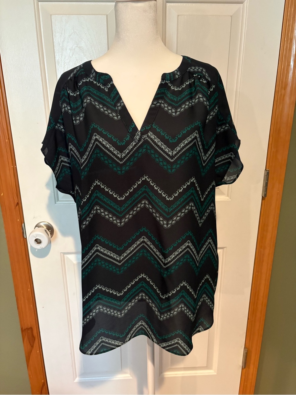 Banana Republic Black Chevron Tunic with Teal and Gray Pattern